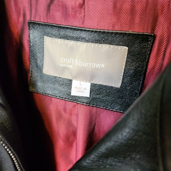 Women's Leather Jacket-Zipper and belt. - Picture 3 of 7